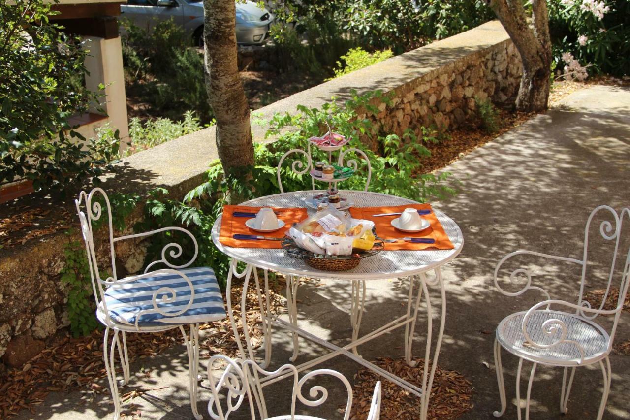 Bed and Breakfast Le 25 Tartarughe Санта-Тереза-Галлура Экстерьер фото