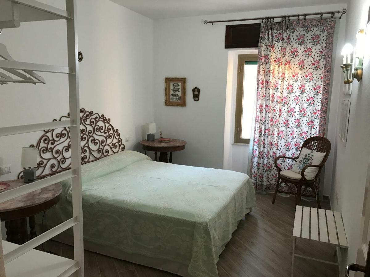 Bed and Breakfast Le 25 Tartarughe Санта-Тереза-Галлура Экстерьер фото