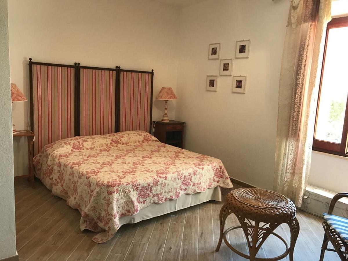 Bed and Breakfast Le 25 Tartarughe Санта-Тереза-Галлура Экстерьер фото